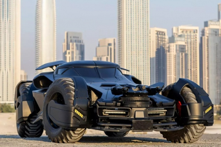 Chiếc xe thể thao Mercedes-Benz CL55 AMG độ này là sản phẩm hợp tác giữa hai hãng độ xe nổi tiếng Specautotuning và AVG Autos, được chế tác hoàn toàn thủ công.