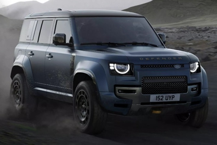 Không có gì ngạc nhiên khi hãng xe Anh quốc lựa chọn Defender để đầu tư mạnh mẽ cho một bản nâng cấp giữa vòng đời, vừa đủ toàn diện để đáp ứng nhu cầu người dùng, vừa đủ tinh tế để không làm lu mờ sức hấp dẫn vốn đang ở đỉnh cao của mẫu xe.