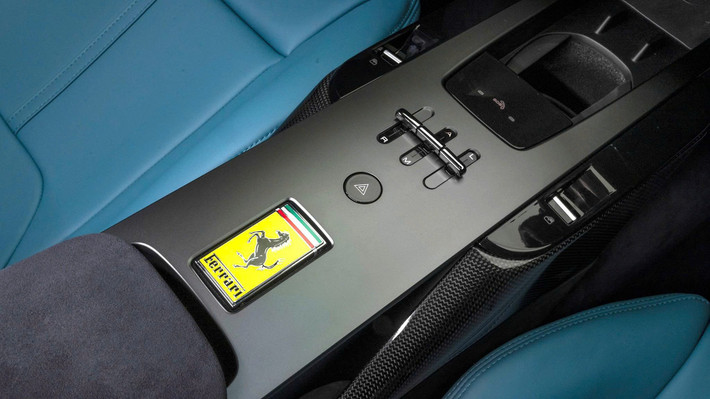 Amalfi không cố gắng tạo ra một cuộc cách mạng. Thay vào đó, nó là minh chứng cho sự lắng nghe, điều chỉnh và hoàn thiện, những điều hiếm hoi mà một thương hiệu siêu xe thường chấp nhận làm. Với Amalfi, Ferrari cho thấy: ngay cả những huyền thoại cũng cần học cách thay đổi, để giữ vững đỉnh cao.