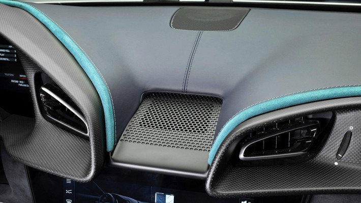 Và có lẽ, chính khi Ferrari biết sửa sai một cách đúng đắn, họ lại càng xứng đáng với hai chữ "biểu tượng". Bởi một chiếc xe đẹp không chỉ nằm ở đường nét hay sức mạnh, mà còn ở sự khiêm nhường trong hành trình phát triển.