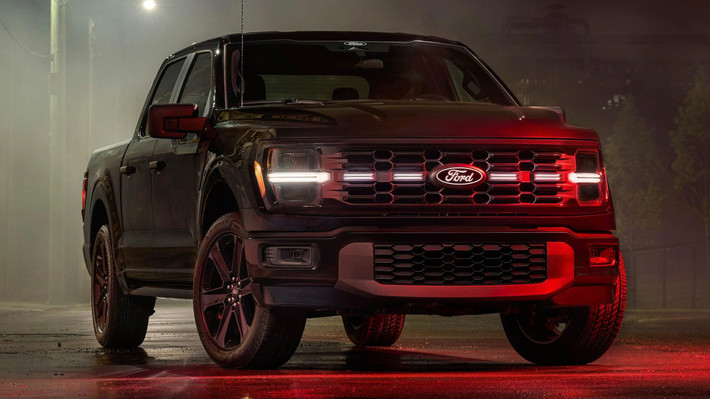 Ford chính thức tung ra F-150 Lobo 2025, phiên bản nâng cấp đậm chất “street truck” từ dòng STX, mang dáng vẻ cơ bắp, phong trần và sẵn sàng độ thêm ngay từ khi xuất xưởng.