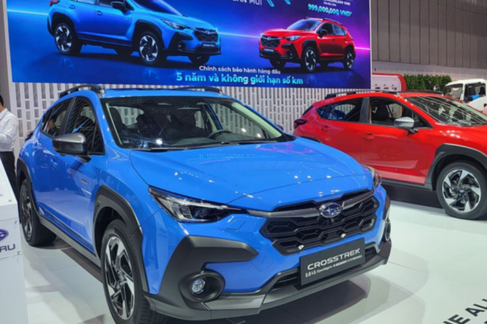 Động cơ kết hợp với mô-tơ điện mạnh 16,5 mã lực và 66 Nm. Ngoài ra, phiên bản hybrid của Subaru Crosstrek còn có hộp số tự động biến thiên vô cấp CVT 7 cấp số ảo.