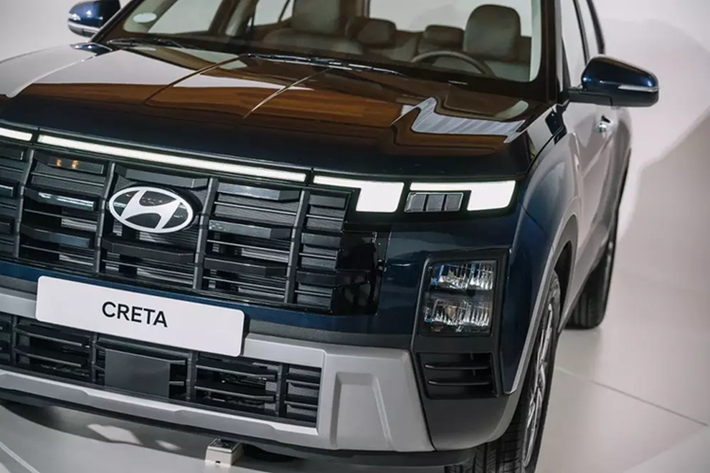 Cuối cùng là những trang bị an toàn như cảm biến áp suất lốp, camera 360 độ, hỗ trợ tránh va chạm trong điểm mù, giám sát điểm mù, hỗ trợ tránh va chạm phía trước, hỗ trợ bám làn đường và hệ thống kiểm soát hành trình thích ứng.