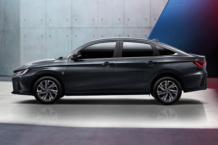 Toyota Vios thế hệ hiện tại đã chính thức ra mắt thị trường Thái Lan vào năm 2022 với tên gọi riêng là Yaris Ativ. Với thiết kế và trang bị lột xác hoàn toàn, mẫu xe này đã tạo nên một cơn sốt doanh số tại Thái lan với lượng bán ra 3.000 - 5.000 chiếc mỗi tháng.