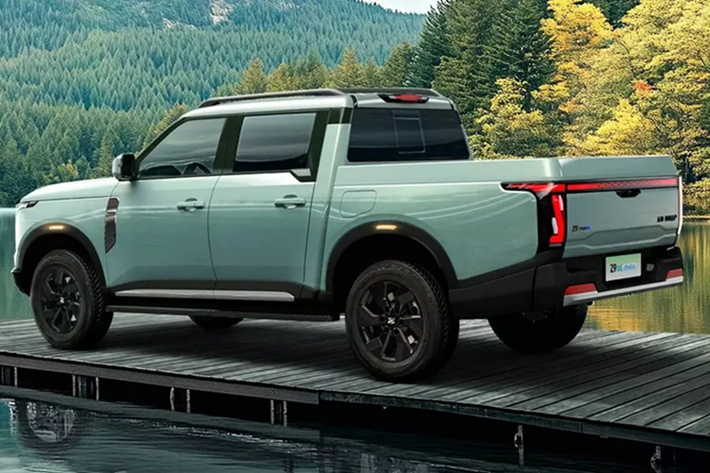 Dù Zhengzhou Nissan Z9 và Nissan Frontier Pro là "anh em" nhưng thiết kế của hai mẫu xe bán tải này lại có những điểm khác biệt như lưới tản nhiệt hay cản trước. Cả hai còn sở hữu dải đèn LED đặc trưng riêng ở phía trước và sau. Trong khi đó, phần thân xe của cặp đôi này không lại giống hệt nhau.