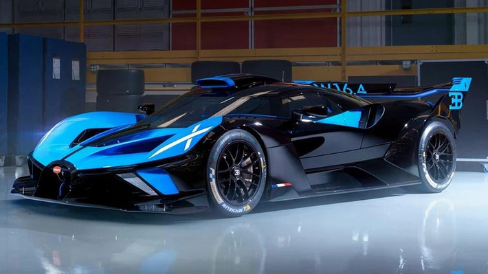 Bugatti Bolide kết hợp động cơ W16 với cấu trúc khung gầm siêu nhẹ từ titan và carbon. Bugatti kỳ vọng mẫu xe này có thể vượt ngưỡng 500 km/h nhờ thiết kế khí động học mang tính viễn tưởng và khả năng tăng tốc 0-100 km/h dưới 2 giây, cùng khối động cơ mạnh hơn 1.334 mã lực. Ảnh: Josh Hway, courtesy of Gooding Christie's.