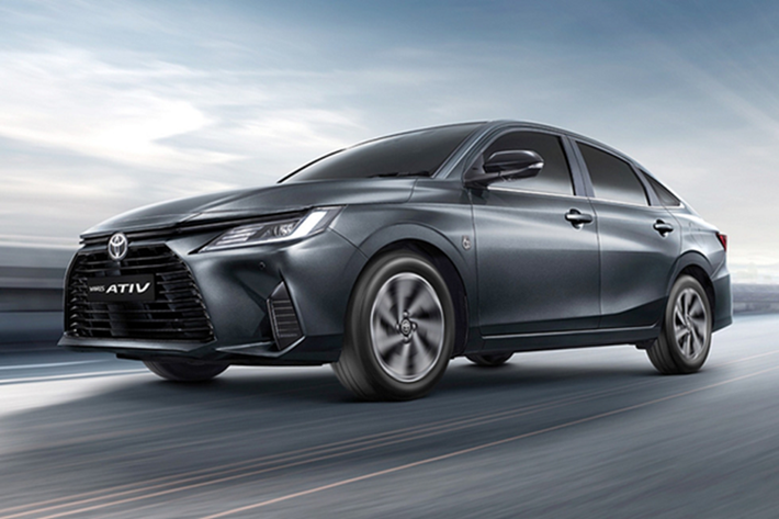 Gói công nghệ an toàn chủ động Toyota Safety Sense cũng sẽ được trang bị cho xe, bao gồm hệ thống cảnh báo và phanh tự động Pre-Collision System, cảnh báo lệch làn đường kèm hỗ trợ đánh lái, cảnh báo khi xe phía trước khởi hành, hệ thống ngăn đạp nhầm chân ga, hệ thống kiểm soát hành trình thích ứng ở mọi dải tốc độ.