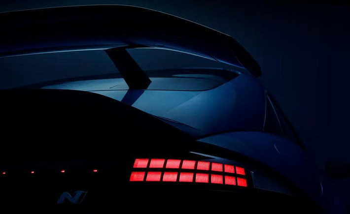 Theo kế hoạch, Ioniq 6 N sẽ bắt đầu bán ra từ 2026, nhắm đến các thị trường như Mỹ, châu Âu và Úc, cạnh tranh trực tiếp với Tesla Model 3 Performance, Polestar 2 BST và BMW i4 M50.