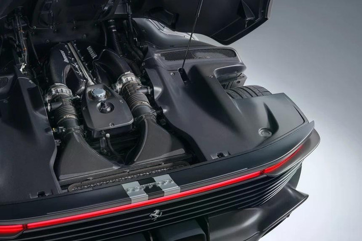 Với việc nâng cấp hệ thống ống xả hiệu năng cao và bộ xúc tác khí thải mới của Novitec, công suất của siêu xe này tăng thêm 28 mã lực, đạt mức tối đa 868 mã lực.