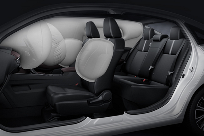 Hệ truyền động hybrid kể trên cho phép xe đạt tốc độ tối đa 160 km/h. Trong khi đó, mức tiêu hao nhiên liệu trung binh của Toyota Vios Hybrid được đồn là chỉ dừng ở 26,3 km/lít (khoảng 3,8 lít/100 km).