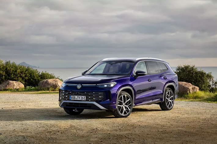 Được phát triển dựa trên nền tảng MQB Evo nâng cấp giống như Tiguan mới, Volkswagen Tayron sở hữu kích thước dài x rộng x cao lần lượt 4.792 x 1.852 x 1.660 mm và chiều dài cơ sở 2.791 mm.