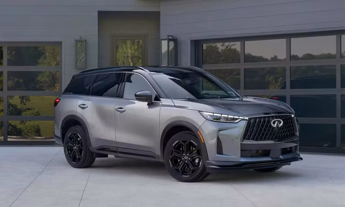 Infiniti – thương hiệu xe sang của Nissan, vừa công bố phiên bản mới nhất của mẫu SUV ba hàng ghế QX60 2026 dành riêng cho thị trường Mỹ. Phiên bản mới được nâng cấp nhẹ về thiết kế, mở rộng thêm cấu hình thể thao và bổ sung nhiều tiện nghi công nghệ, với mức giá khởi điểm từ 51.200 USD tăng khoảng 1.000 USD so với đời trước.