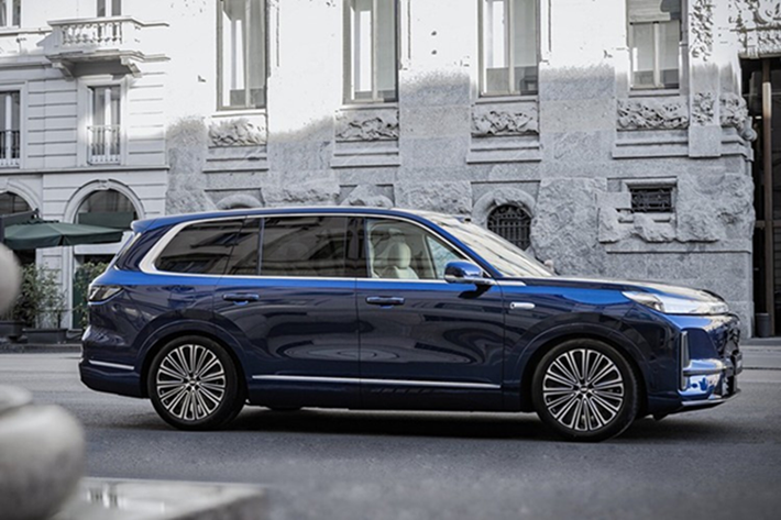 Nếu thành hiện thực, Galaxy M9 sẽ trở thành mẫu xe đắt nhất từng được phân phối dưới thương hiệu Proton, vượt xa cả Proton X90 về định vị và trang bị.