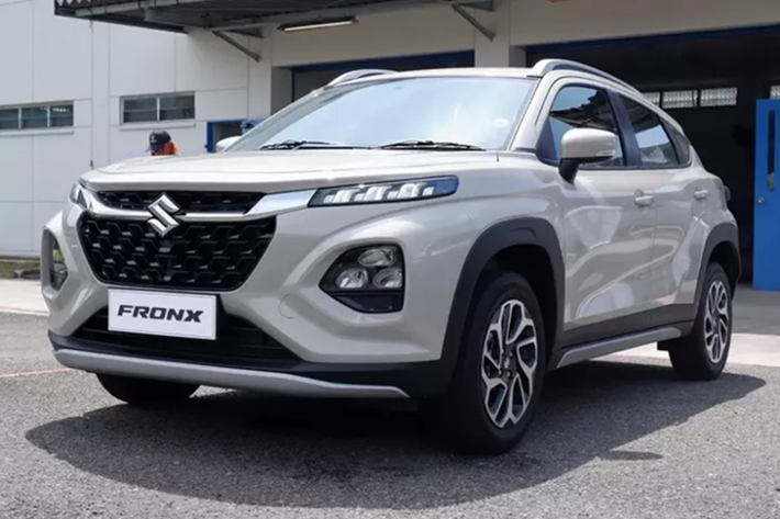 Vào ngày 28/5/2025 vừa qua, hãng Suzuki đã chính thức giới thiệu mẫu xe Fronx mới ở thị trường Indonesia. Chẳng bao lâu sau đó, Suzuki Việt Nam cũng đã xác nhận kế hoạch đưa mẫu xe này về nước ta. Theo đó, Suzuki Fronx sẽ chính thức được bán ở thị trường Việt Nam vào cuối năm nay.