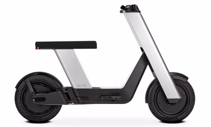 Xe có tốc độ tối đa 32 km/h, đủ điều kiện hoạt động trong làn xe đạp tại hầu hết các thành phố của Mỹ mà không cần bằng lái hay bảo hiểm. Khi kích hoạt chế độ Off-road, xe có thể đạt tới 53 km/h