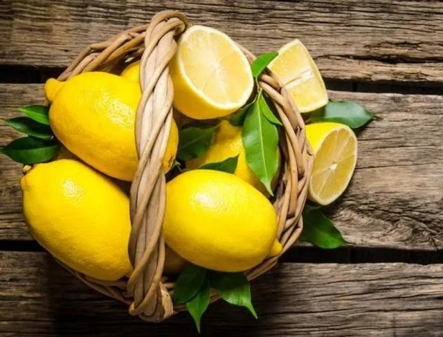 Lợi ích kinh ngạc khi đặt quả chanh đầu giường trước khi ngủ Loi ich kinh ngac khi dat qua chanh dau giuong truoc khi ngu