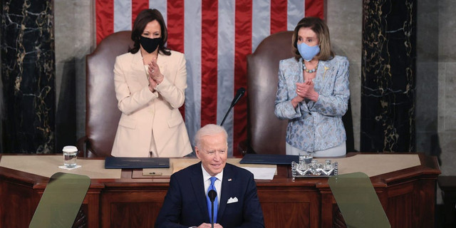 Tổng thống Biden lần đầu phát biểu trước Quốc hội Mỹ như nào? - Hình 3 Tong thong Biden lan dau phat bieu truoc Quoc hoi My nhu nao?-Hinh-3