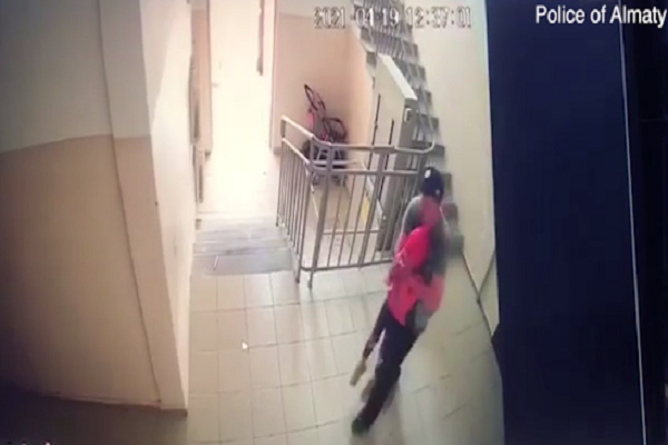 “Yêu râu xanh” sàm sỡ bé gái giữa ban ngày, nhận kết đắng “Yeu rau xanh” sam so be gai giua ban ngay, nhan ket dang