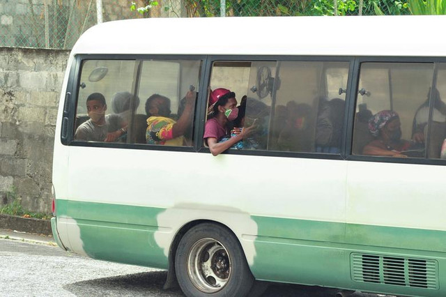 Tro bụi núi lửa bao trùm quốc đảo Caribe - Hình 12 Tro bui nui lua bao trum quoc dao Caribe-Hinh-12