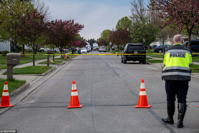 Thêm 1 người da màu bị cảnh sát Mỹ bắn chết - Hình 10 Them 1 nguoi da mau bi canh sat My ban chet-Hinh-10