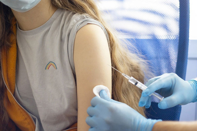 Các nước đang tiêm vaccine ngừa Covid-19 cho trẻ em như thế nào? - Hình 6 Cac nuoc dang tiem vaccine ngua Covid-19 cho tre em nhu the nao?-Hinh-6