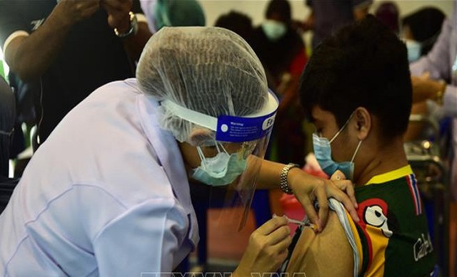 Các nước đang tiêm vaccine ngừa Covid-19 cho trẻ em như thế nào? - Hình 11 Cac nuoc dang tiem vaccine ngua Covid-19 cho tre em nhu the nao?-Hinh-11