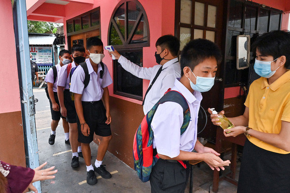 Các nước đang tiêm vaccine ngừa Covid-19 cho trẻ em như thế nào? - Hình 10 Cac nuoc dang tiem vaccine ngua Covid-19 cho tre em nhu the nao?-Hinh-10