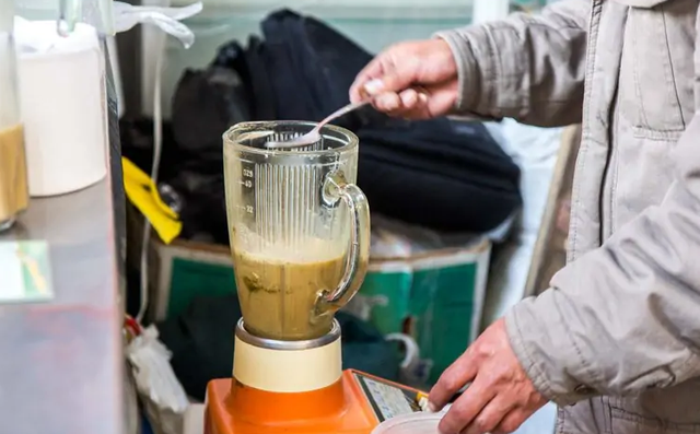 Ớn lạnh món sashimi và sinh tố từ ếch tươi sống - Hình 10 On lanh mon sashimi va sinh to tu ech tuoi song-Hinh-10