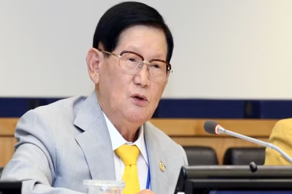 Co the truy to giao phai Tan Thien Dia lay lan Covid-19 tai Han Quoc