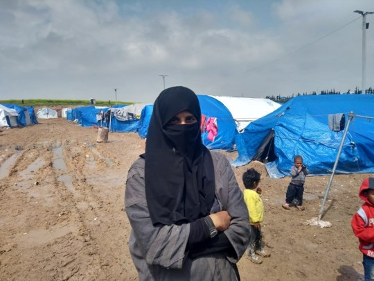 Đột nhập “địa ngục” nhốt hàng nghìn tù binh IS tại Syria - Hình 10 Dot nhap “dia nguc” nhot hang nghin tu binh IS tai Syria-Hinh-10