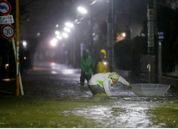 Sức tàn phá khủng khiếp của siêu bão Hagibis ở Nhật Bản - Hình 4 Suc tan pha khung khiep cua sieu bao Hagibis o Nhat Ban-Hinh-4