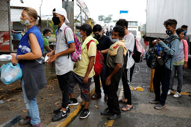 Hàng nghìn người di cư vạ vật tới Mỹ giữa “bão” COVID-19 - Hình 7 Hang nghin nguoi di cu va vat toi My giua “bao” COVID-19-Hinh-7