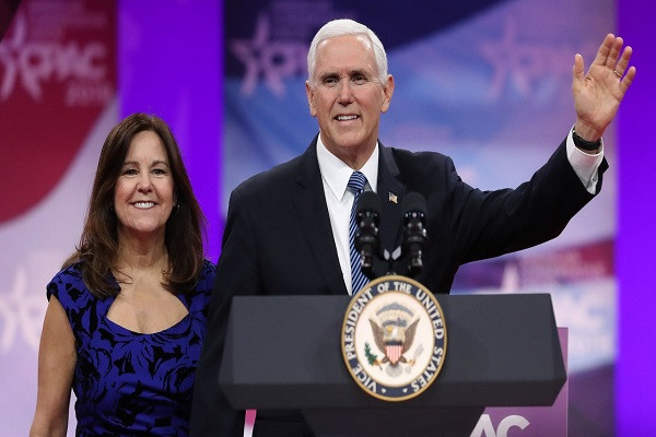 Biết gì về phu nhân của Phó Tổng thống Mỹ Mike Pence - Hình 10 Biet gi ve phu nhan cua Pho Tong thong My Mike Pence-Hinh-10