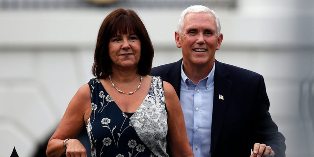 Biết gì về phu nhân của Phó Tổng thống Mỹ Mike Pence - Hình 7 Biet gi ve phu nhan cua Pho Tong thong My Mike Pence-Hinh-7