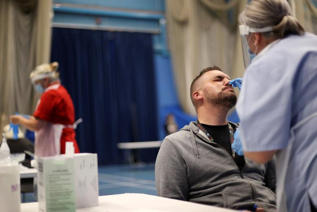 Chùm ảnh châu Âu quay cuồng trong 'bão' COVID-19 - Hình 12 Chum anh chau Au quay cuong trong 'bao' COVID-19-Hinh-12