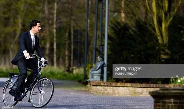 Những nguyên thủ thế giới thích đạp xe đi làm - Hình 3 Nhung nguyen thu the gioi thich dap xe di lam-Hinh-3