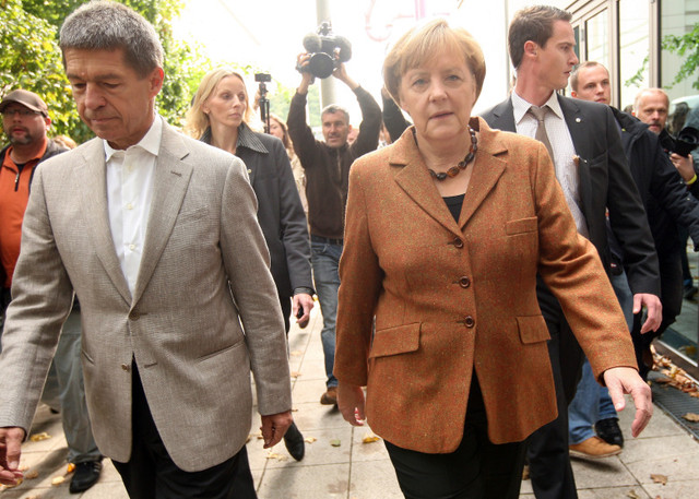 Biết gì về về phu quân của Thủ tướng Đức Angela Merkel? - Hình 2 Biet gi ve ve phu quan cua Thu tuong Duc Angela Merkel?-Hinh-2