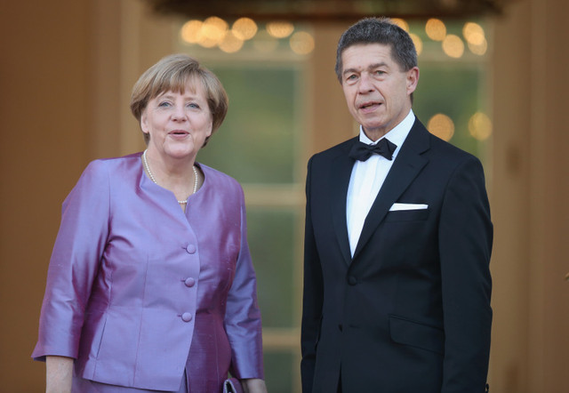 Biết gì về về phu quân của Thủ tướng Đức Angela Merkel? - Hình 5 Biet gi ve ve phu quan cua Thu tuong Duc Angela Merkel?-Hinh-5