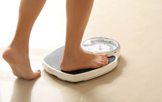 Những sai lầm phổ biến khiến bạn ăn ít vẫn tăng cân - Hình 6 Nhung sai lam pho bien khien ban an it van tang can-Hinh-6