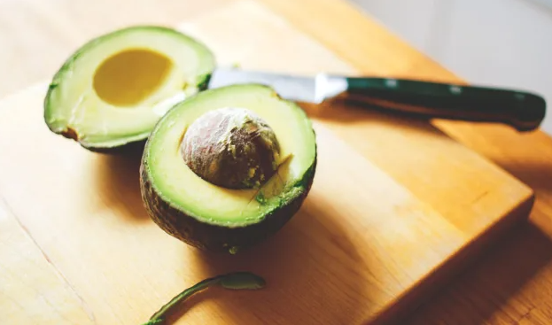 Quả bơ giúp chị em giảm cân như thế nào mà được săn mua? - Hình 3 Qua bo giup chi em giam can nhu the nao ma duoc san mua?-Hinh-3