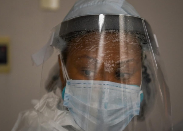 Bác sĩ chống COVID-19 ở Mỹ: "Tôi sợ không thể cứu tất cả" - Hình 12 Bac si chong COVID-19 o My: