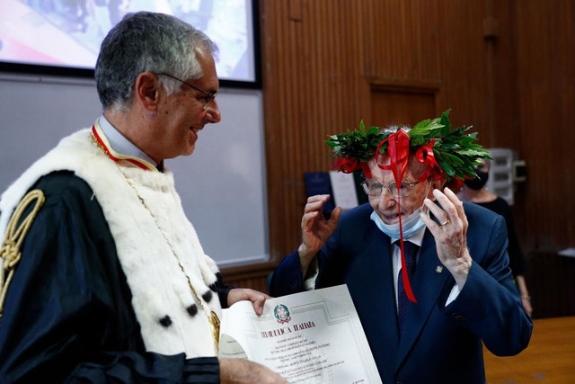 Cuộc đời của sinh viên cao tuổi nhất Italy vừa tốt nghiệp - Hình 4 Cuoc doi cua sinh vien cao tuoi nhat Italy vua tot nghiep-Hinh-4