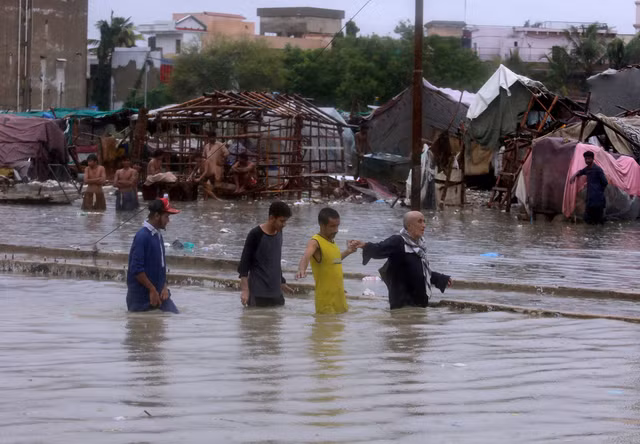 Tan muc cuoc song nguoi dan Pakistan khon kho vi mua lon-Hinh-5