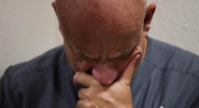 Bác sĩ chống COVID-19 ở Mỹ: "Tôi sợ không thể cứu tất cả" - Hình 9 Bac si chong COVID-19 o My: