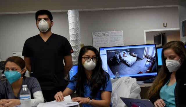 Bác sĩ chống COVID-19 ở Mỹ: "Tôi sợ không thể cứu tất cả" - Hình 11 Bac si chong COVID-19 o My: