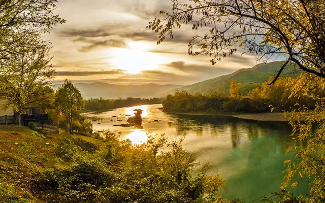 Can canh nhung ngoi nha co doc nhat hanh tinh danh cho nguoi thich yen tinh