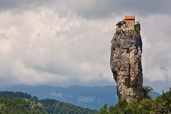 Can canh nhung ngoi nha co doc nhat hanh tinh danh cho nguoi thich yen tinh-Hinh-5