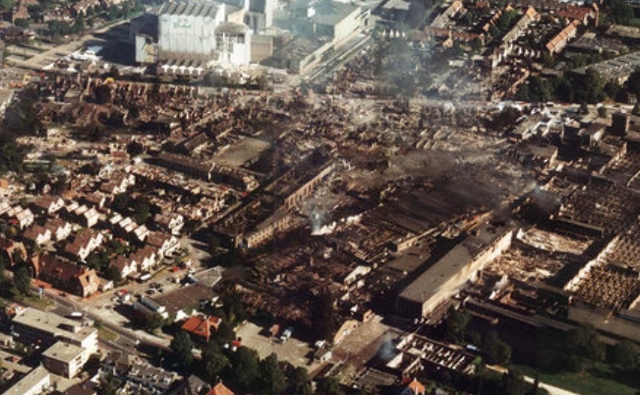 Nhìn lại những vụ nổ pháo hoa nghiêm trọng nhất thế giới - Hình 7 Nhin lai nhung vu no phao hoa nghiem trong nhat the gioi-Hinh-7