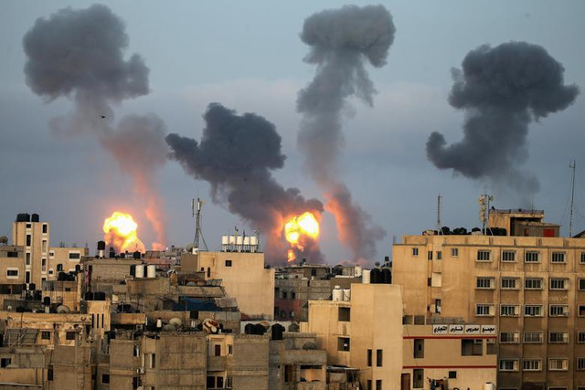 Cận cảnh Dải Gaza tan hoang sau đòn không kích của Israel - Hình 6 Can canh Dai Gaza tan hoang sau don khong kich cua Israel-Hinh-6