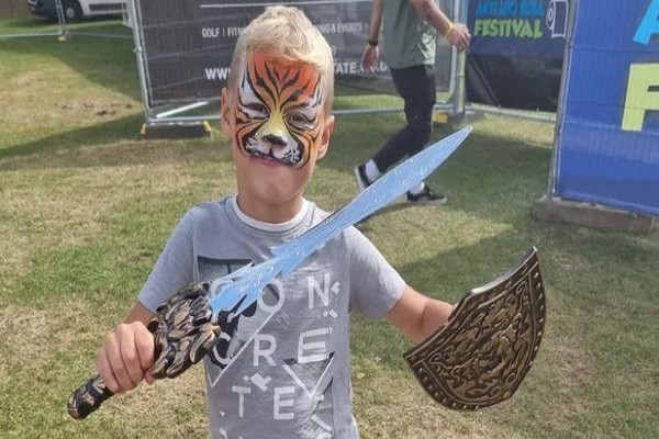 Mẹ sốc biết con khó sống qua 10 tuổi khi đi khám định kỳ Me soc biet con kho song qua 10 tuoi khi di kham dinh ky